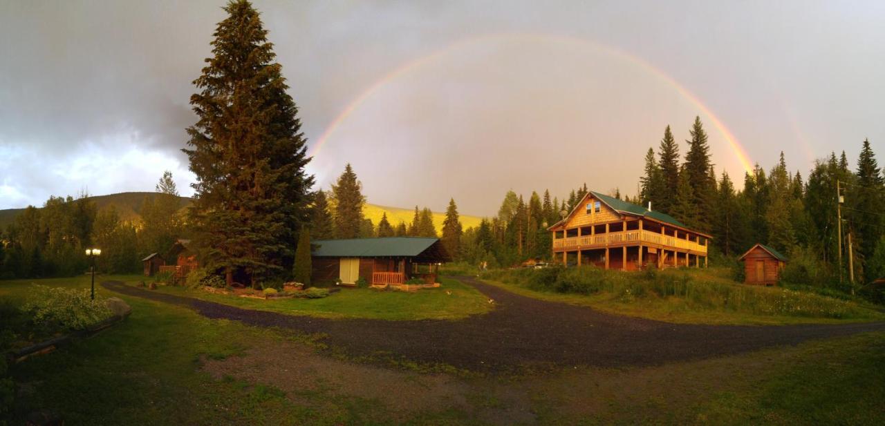 Vila Wolfwood Guest Ranch Clearwater Exteriér fotografie