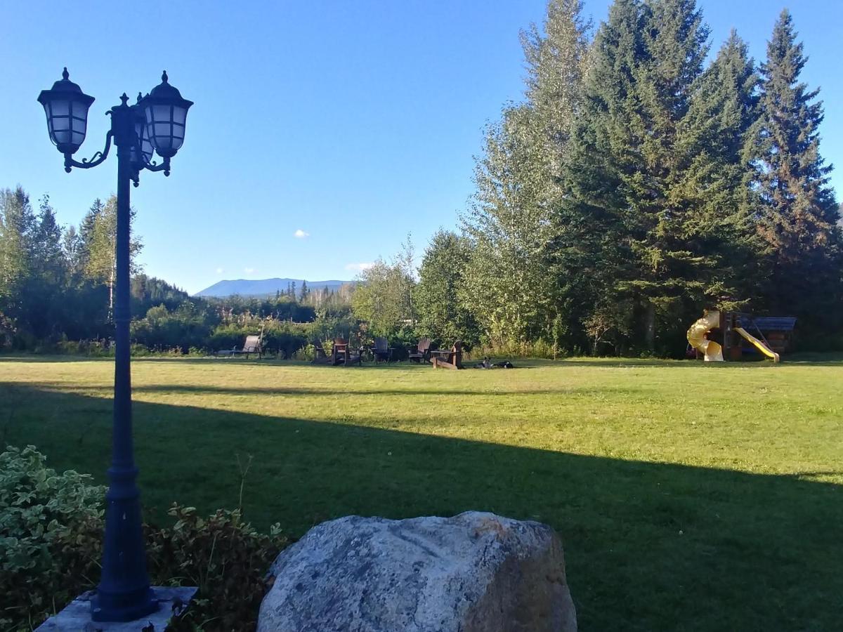 Vila Wolfwood Guest Ranch Clearwater Exteriér fotografie