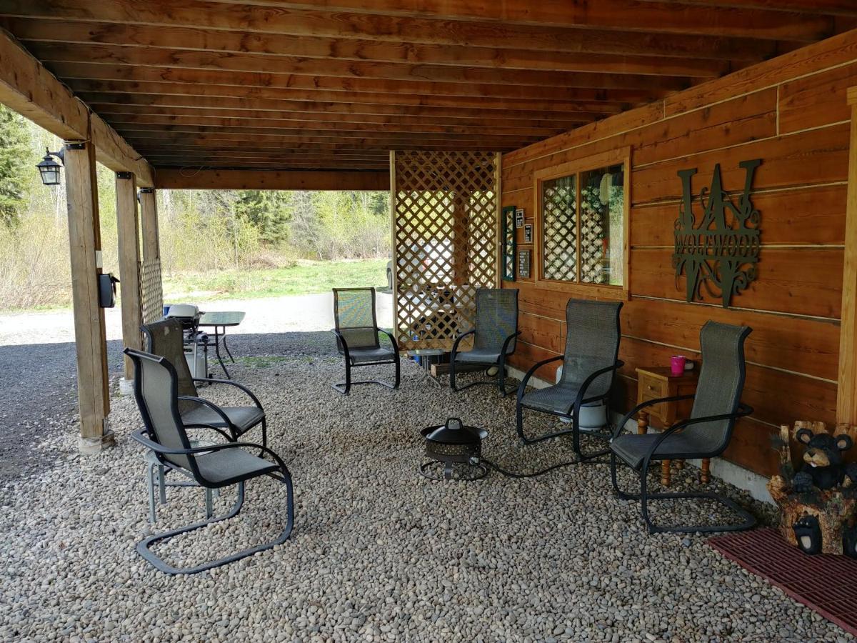 Vila Wolfwood Guest Ranch Clearwater Exteriér fotografie