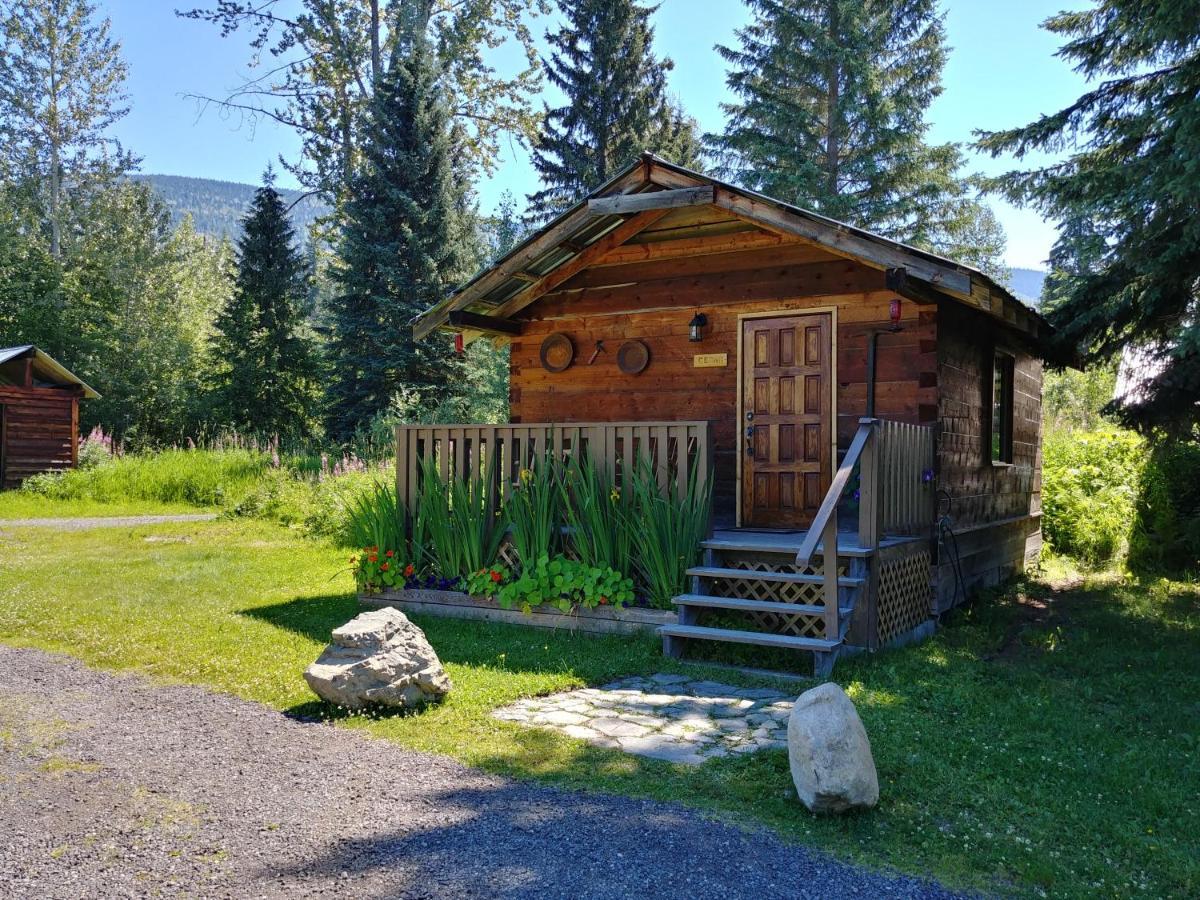 Vila Wolfwood Guest Ranch Clearwater Exteriér fotografie