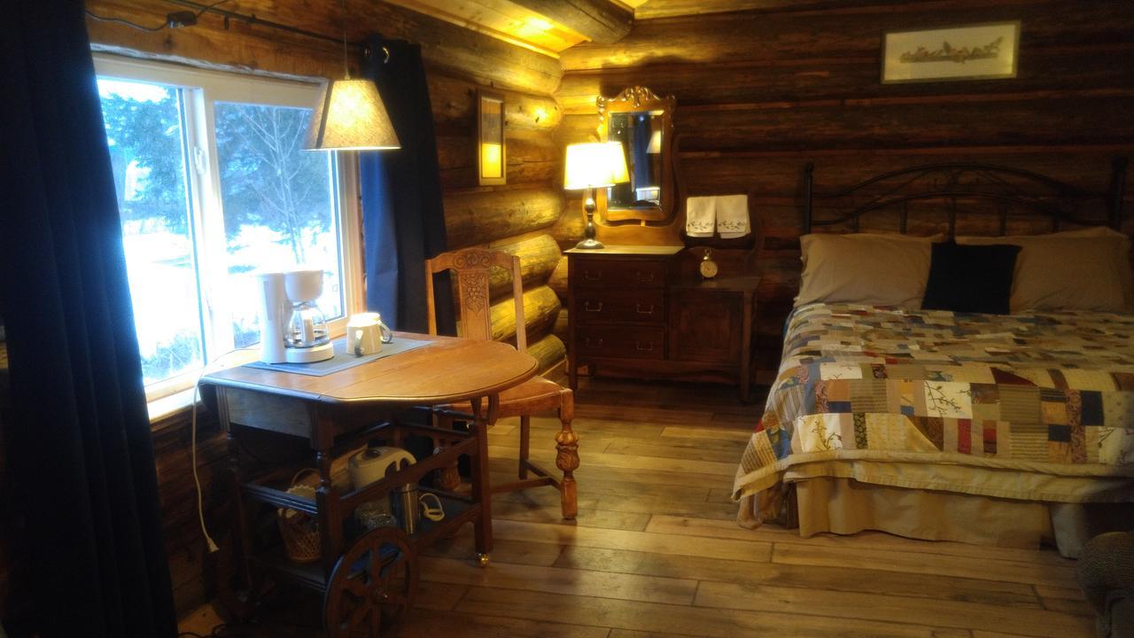 Vila Wolfwood Guest Ranch Clearwater Exteriér fotografie